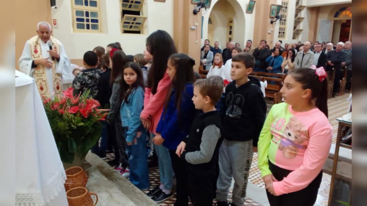 Linha Torrens realiza quinta novena e bingo de Nossa Senhora do Carmo