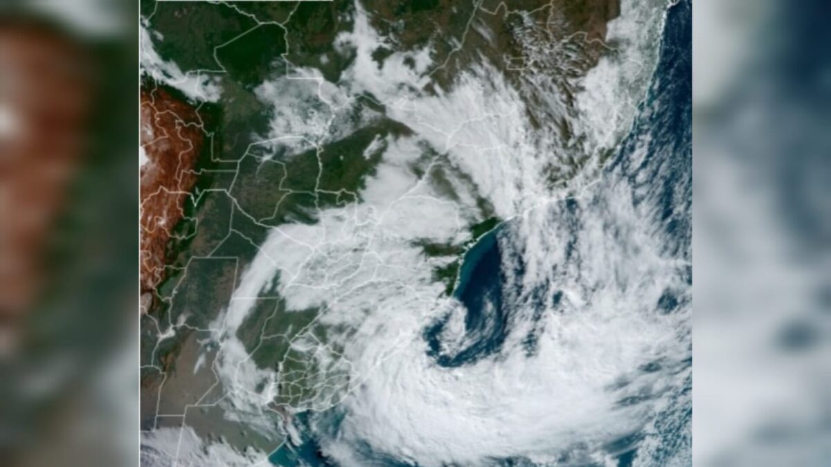 Defesa Civil de Santa Catarina alerta para formação de dois ciclones