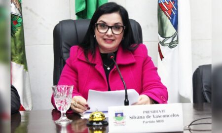 Primeira Mulher Presidente do Legislativo: Silvana de Vasconcelos conduz Sessão Ordinária