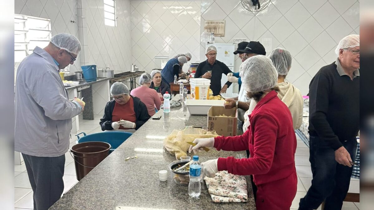 Grande estrutura para receber o público na Festa de Nossa Senhora do Carmo