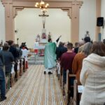 Missa com Padre Vander marca abertura da festa de Nossa Senhora do Carmo