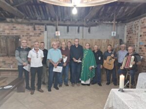 Paróquia Santa Catarina de Alexandria realiza missa na comunidade de Vila Rica