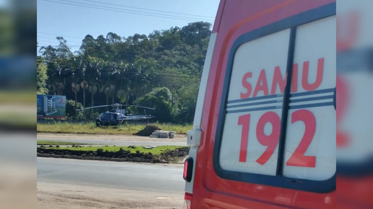 Samu de Morro da Fumaça transporta vítima esfaqueada