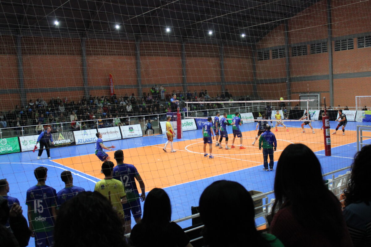 VOA Vôlei Morro da Fumaça disputa semifinal contra equipe da Superliga A