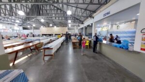 Fila para comprar o famoso Sonho de São Roque