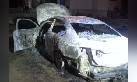 Carro utilizado em sequestro de criança é incendiado em Morro da Fumaça