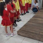 Alunos do Centro Educacional Davi visitam museu de Morro da Fumaça