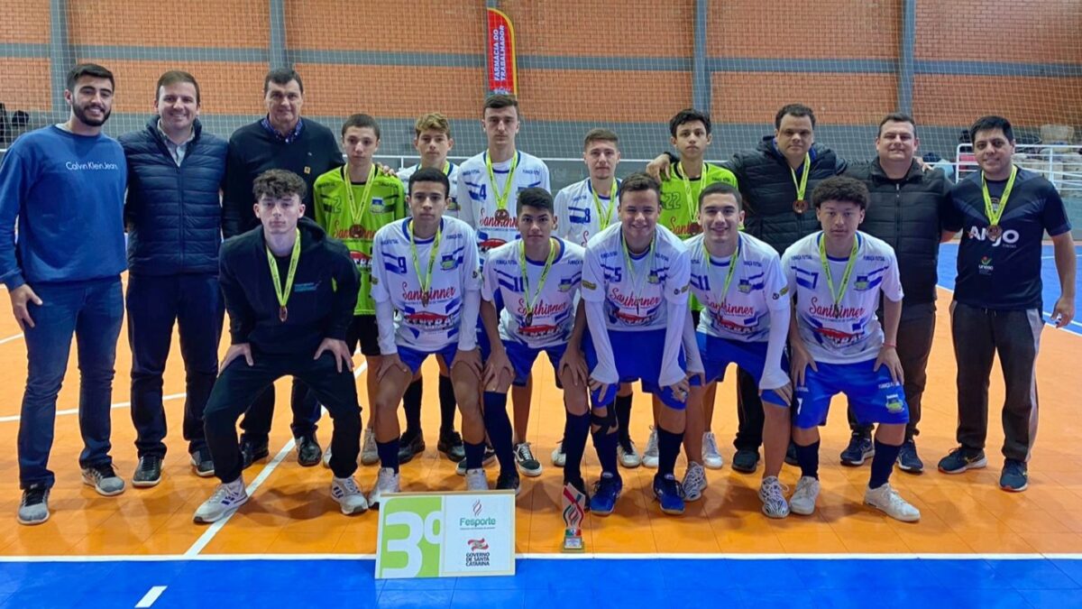 Futsal masculino de Morro da Fumaça disputa pela primeira vez fase estadual da Olesc
