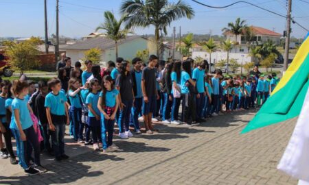 Escolas de Morro da Fumaça iniciam celebração da Semana da Pátria