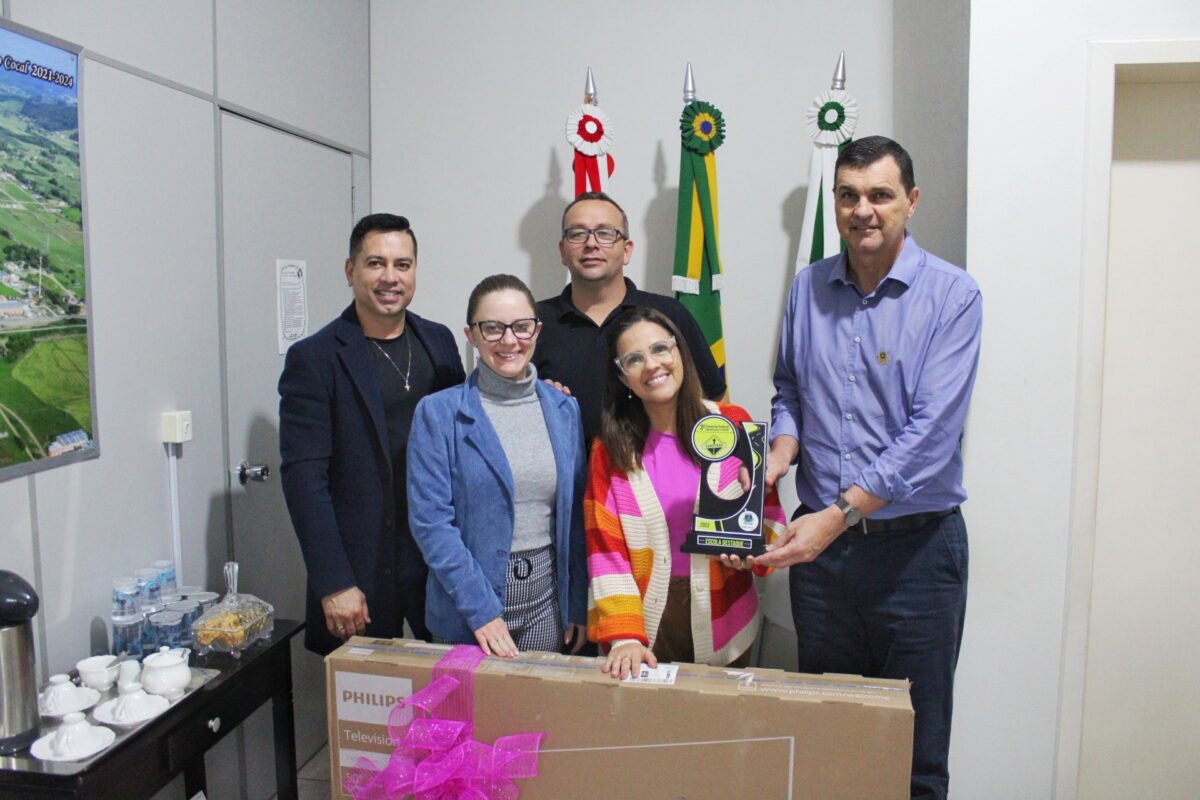 Morro da Fumaça encerra Semana Nacional do Trânsito com entrega de Smart TV 50” para Escola Destaque