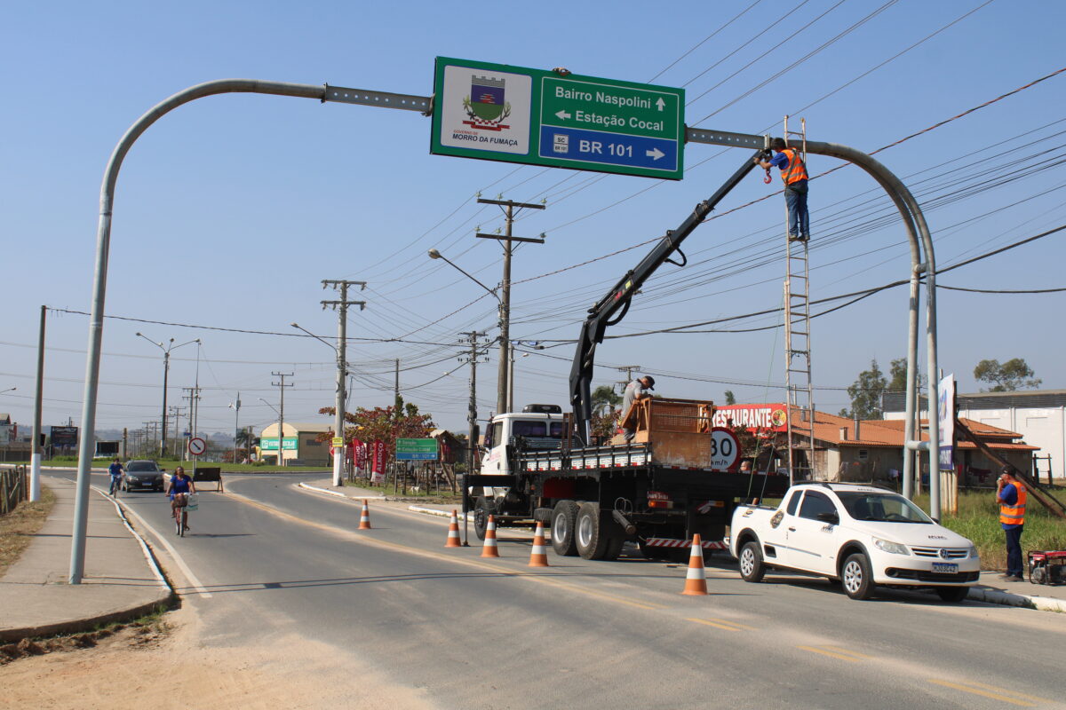 Demutran instala placas de logradouro no Loteamento Santa Clara