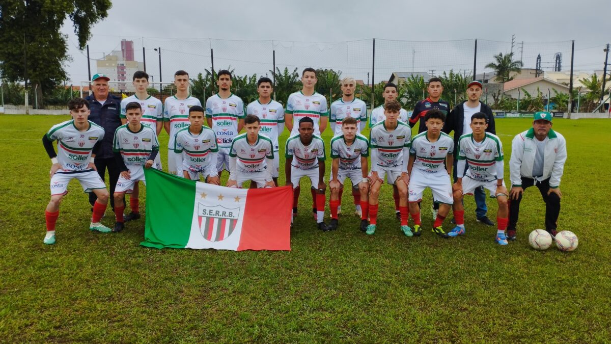 Sub-17 do Rui Barbosa/FME Morro da Fumaça na semifinal do Regional da LUD