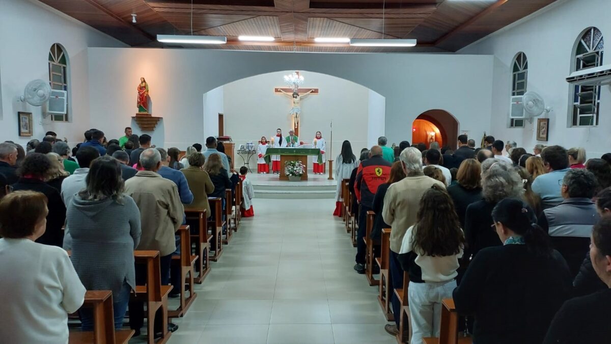 Missa abre programação da Festa de Santa Luzia no Bairro Jussara