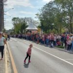 FJF dá show de criatividade no desfile de carros alegóricos