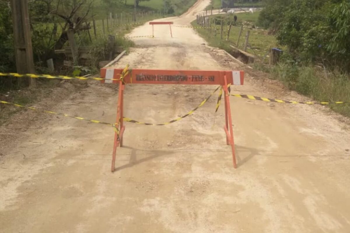 Após chuva persistente na região, pontos de interdições em vias exigem atenção dos condutores