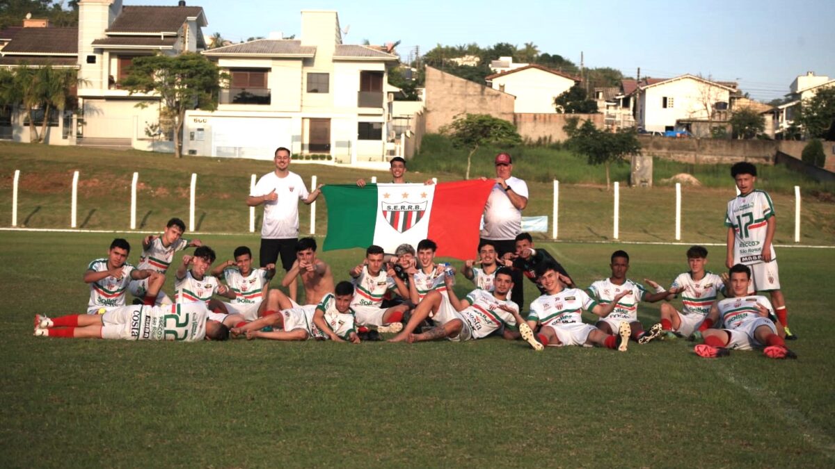 Sub-17 do Rui Barbosa/FME Morro da Fumaça está na final do Regional da LUD