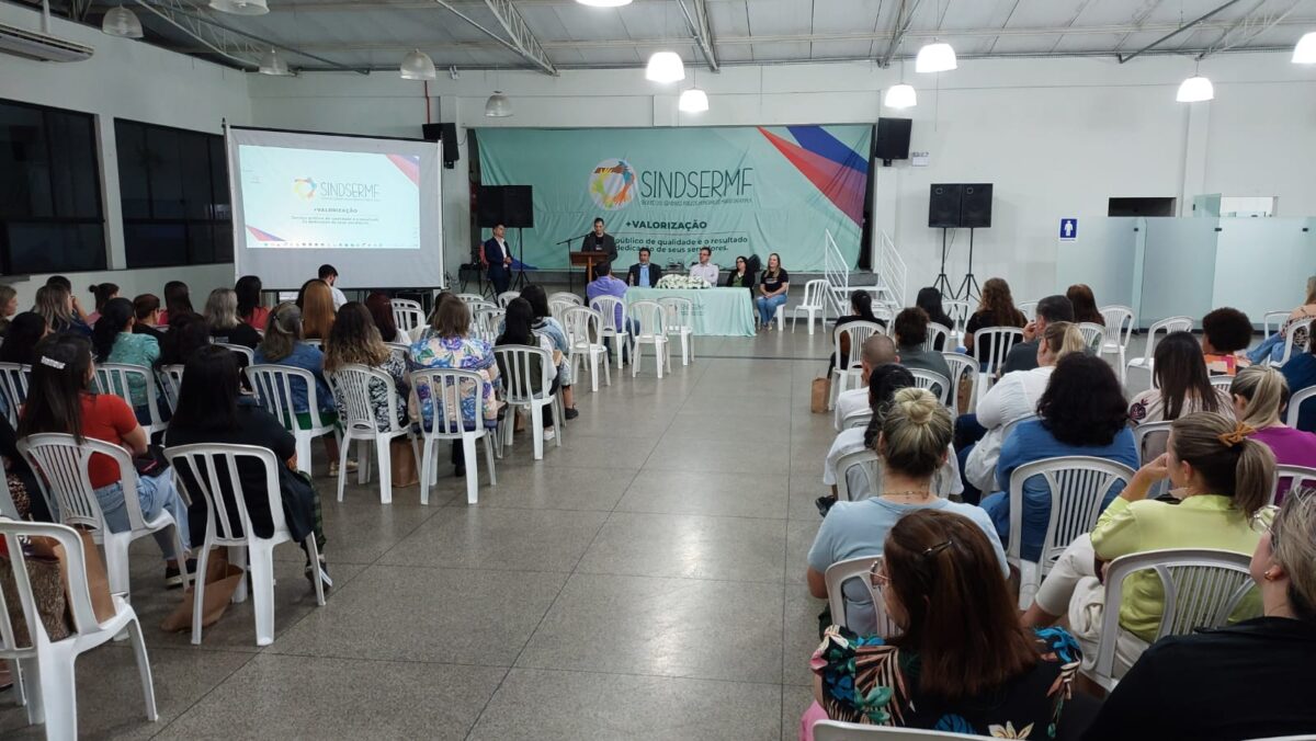 Servidores Públicos Municipais discutem valorização do plano de carreira