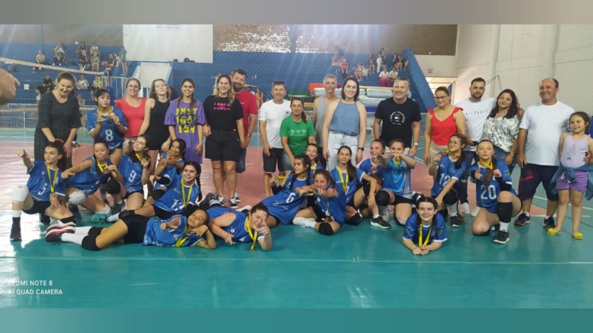 Vôlei feminino sub-14 de Morro da Fumaça é bronze na Liga de Santa Catarina