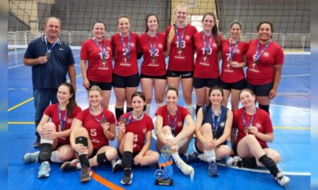 Equipe Feminina Adulta de Morro da Fumaça é campeã da Copa Sesc de Vôlei