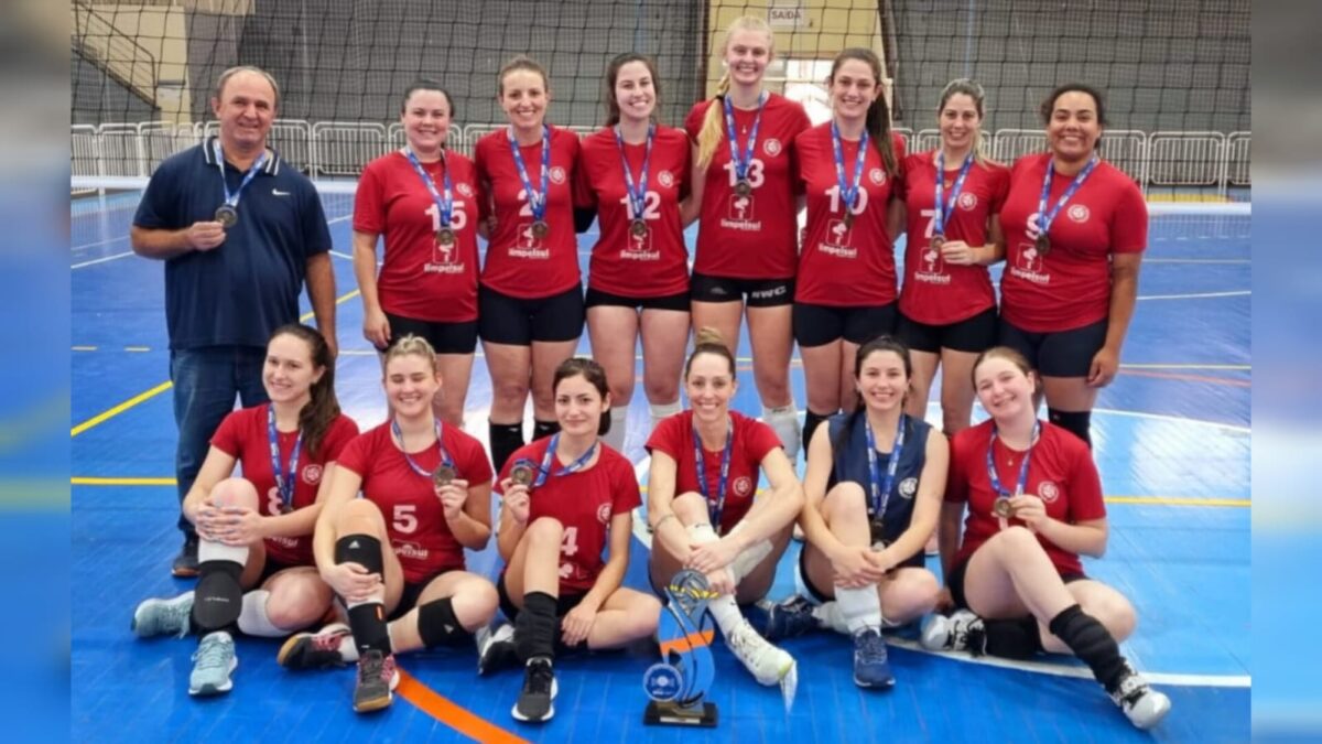 Equipe Feminina Adulta de Morro da Fumaça é campeã da Copa Sesc de Vôlei