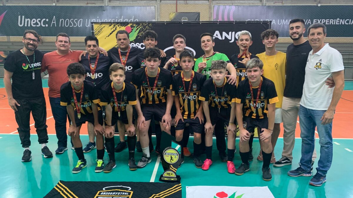 Equipe sub 14 de Morro da Fumaça é campeã do Campeonato Anjos do Futsal