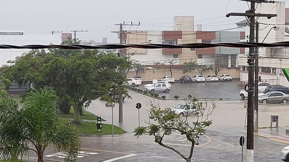 Temporal causa alagamentos em Morro da Fumaça