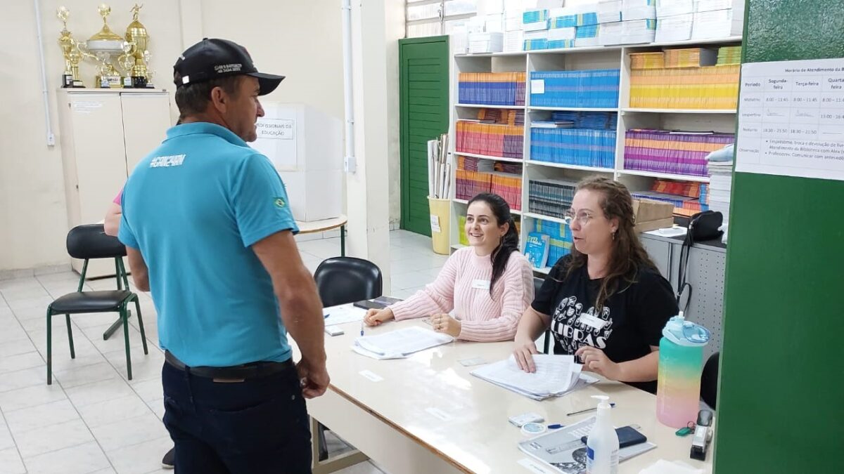 Processo eleitoral para escolha de diretores segue nesta segunda-feira