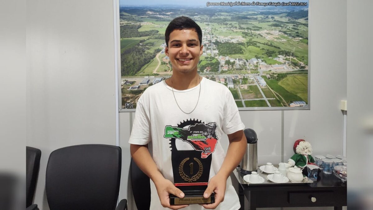 Piloto fumacense conquista taça do Campeonato Estadual de Motocross