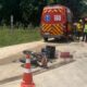 Colisão entre moto e caminhão deixa homem gravemente ferido