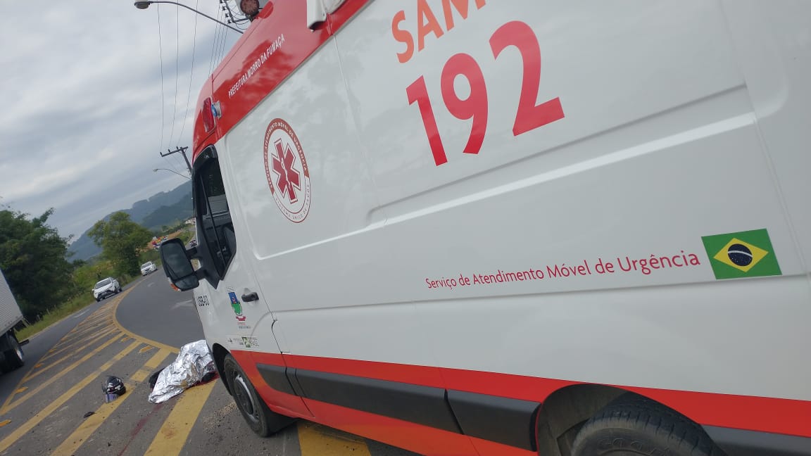 Motociclista morre em colisão na Genésio Mazon