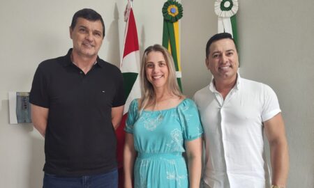 Greicy Zaccaron reassume a Secretaria de Educação