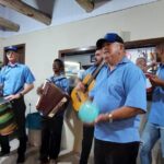 Terno de Reis de Morro da Fumaça visita casas no Balneário Esplanada