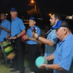 Terno de Reis de Morro da Fumaça visita casas no Balneário Esplanada