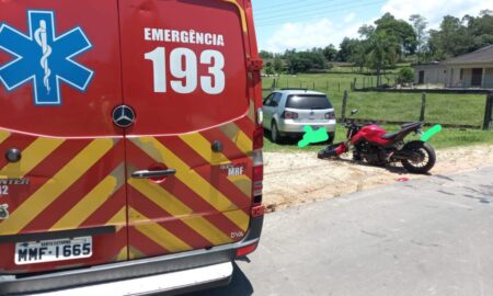 Bombeiros de Morro da Fumaça atendem motociclista ferido em acidente