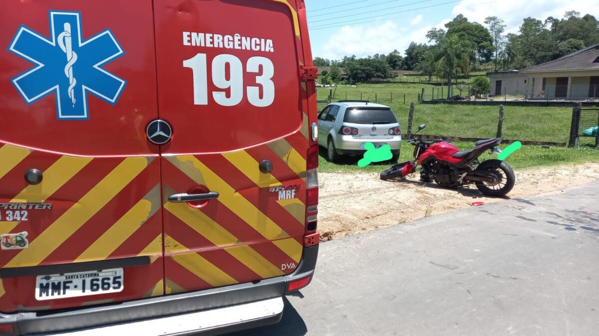 Bombeiros de Morro da Fumaça atendem motociclista ferido em acidente