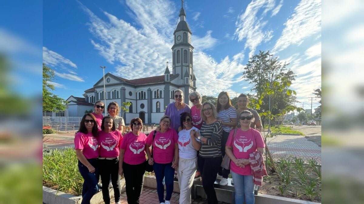 Movidas pela oração e amizade grupo Amigas do Rosário recebe visitantes em Morro da Fumaça