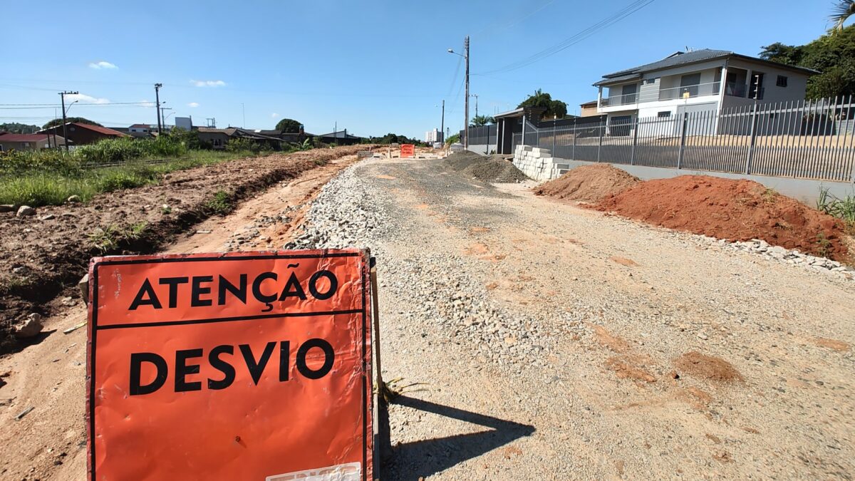 Mediante pausa nas chuvas, obra de reabilitação da Avenida Inocente Pagnan avança