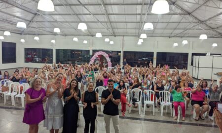 Palestra para mulheres emociona participantes