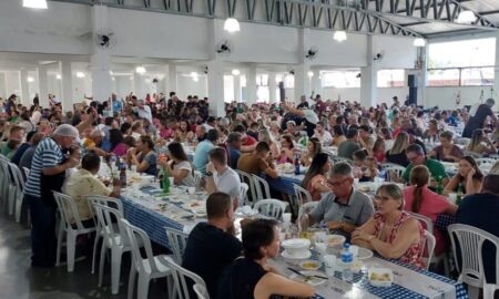 Festeiros de São Roque comemoram grande público no Almoço Domingo de Ramos