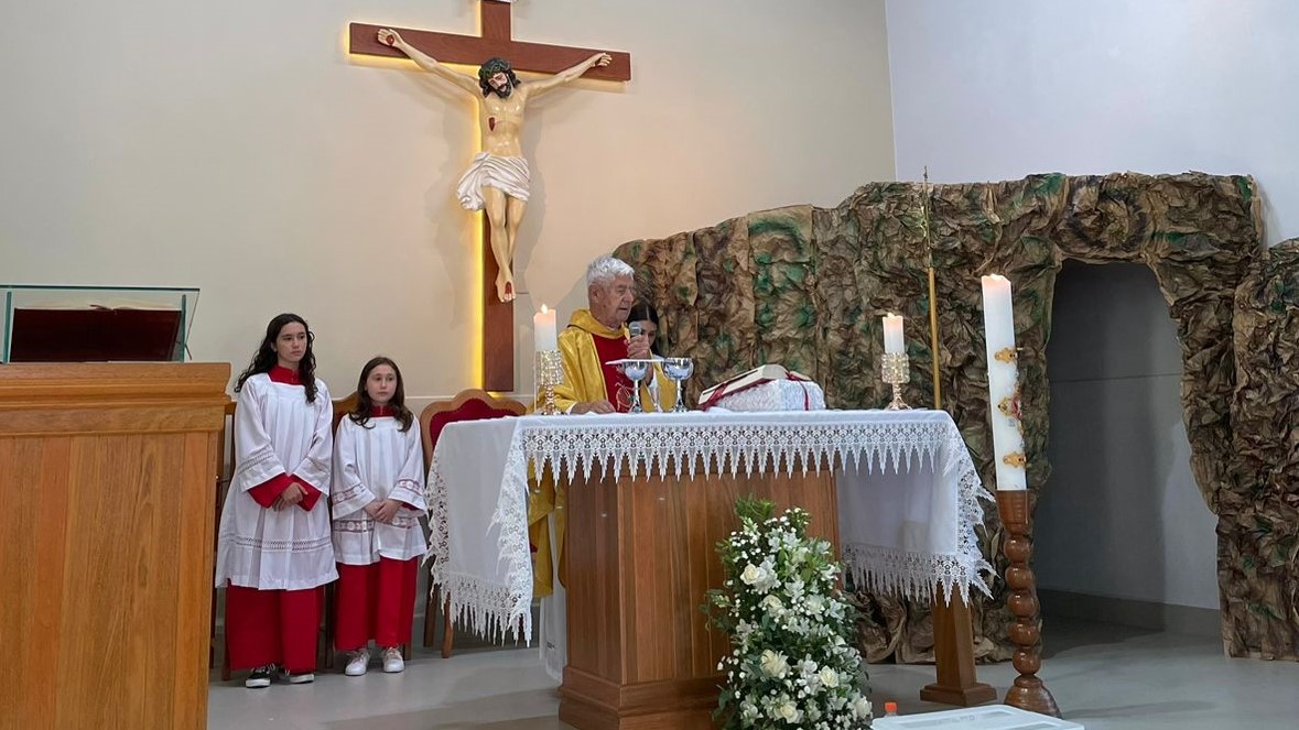 Paróquia São Roque celebra a Páscoa com reflexão e renovação espiritual