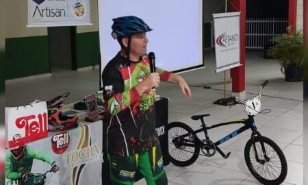 Escola Vitório Búrigo recebe palestra com Marco Aurélio “Tocha”