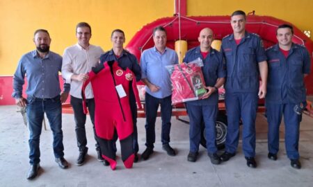 Minotto entrega equipamentos para Corpo de Bombeiros de Morro da Fumaça