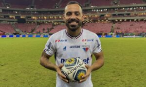Fumacense Moisés Vieira marca hat-trick e leva Fortaleza à final da Copa do Nordeste