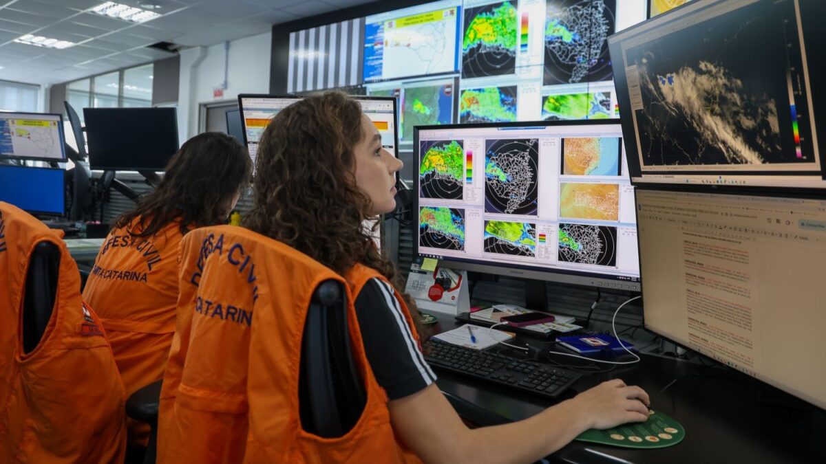 Defesa Civil mantém previsão de chuva intensa e volumosa nesta sexta entre o Litoral Sul