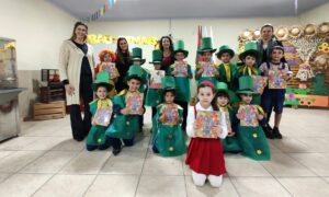 Educação fumacense realiza entrega de aproximadamente 5 mil livros literários