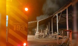 Incêndio atinge olaria em Morro da Fumaça