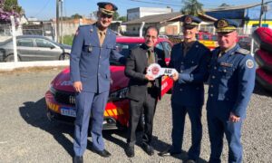 Corpo de Bombeiros de Morro da Fumaça recebe veículo da Justiça Federal