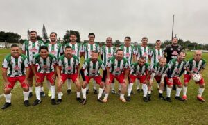 Quarentão do Rui Barbosa empata jogando em casa