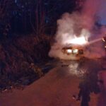 Bombeiros de Morro da Fumaça controlam incêndio em veículo no Rio Vargedo