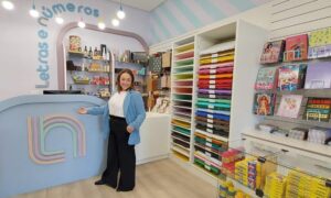 Loja Letras e Números reinaugura nova papelaria em ambiente moderno e criativo